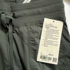 Lululemon dance studio jogger